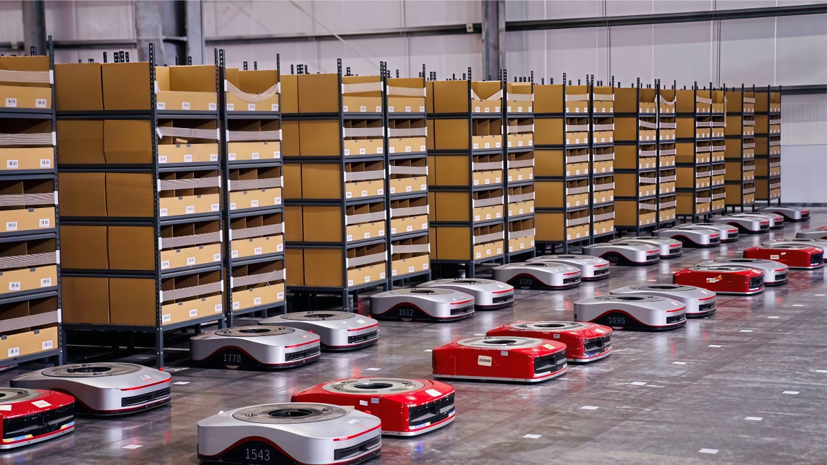 E-commerce warehouse logistics robot