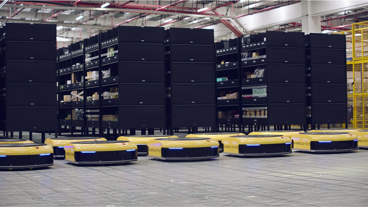 E-commerce warehouse logistics robot